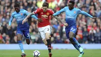 Belum Dipercaya Jose Mourinho, Bek Manchester United Mengaku Banyak Belajar