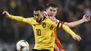 Aksi bintang timnas Belgia, Eden Hazard pada laga perdana Kualifikasi Piala Eropa 2020 Grup I yang berlangsung di Stadion Roi Baudouin, Brussels, Jumat (22/3). Belgia menang 3-1 atas Rusia. (AFP/John Thys)