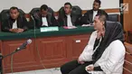 Terdakwa kasus dugaan penipuan biro perjalanan umrah First Travel Andika Surachman dan Anniesa Hasibuan menjalani sidang di PN Depok, Jawa Barat, Rabu (30/5). Sidang ini beragendakan pembacaan vonis. (Liputan6.com/Herman Zakharia)