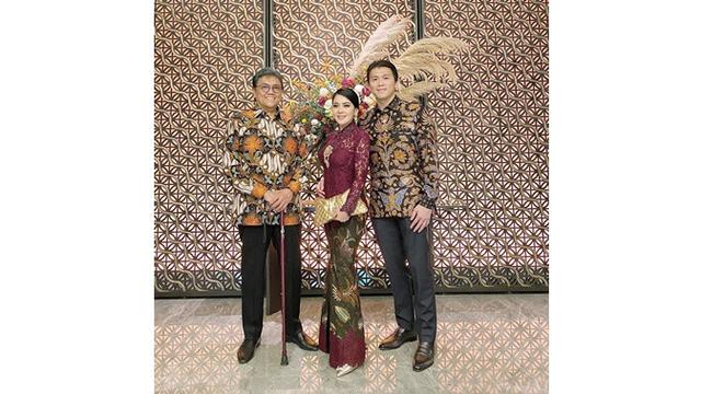 7 Gaya Syahrini saat Kenakan Kebaya, Cantik dan Memesona