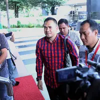 Isu tak sedap kembali menghampiri Saipul Jamil .Ia dikabarkan berbuat mesum di Penjara, Menghadapi isu tersebut, Saipul Jamil  mengaku Tak Peduli | foto :  (Nurwahyunan/bintang.com)
