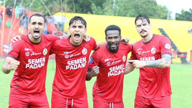 Semen Padang Vs PSIS Semarang