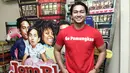 Sutradara film Jomblo Reboot Hanung Bramantyo itu juga melarang para pemeran utamanya tidak terbawa pada karakter para pemain sebelumnya. Lantaran ingin memberikan yang lebih fresh dengan cerita berbeda pula. (Adrian Putra/Bintang.com)