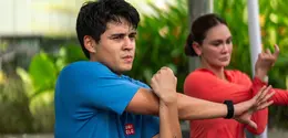 Keduanya tampil sporty sambil mencoba langsung kenyamanan Sport Utility Wear dalam aktivitas intens selama acara berlangsung. [Dok/UNIQLO INDONESIA].