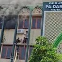 Penyelamatan Dramatis Tiga Anak Yatim Piatu Terjebak Kebakaran