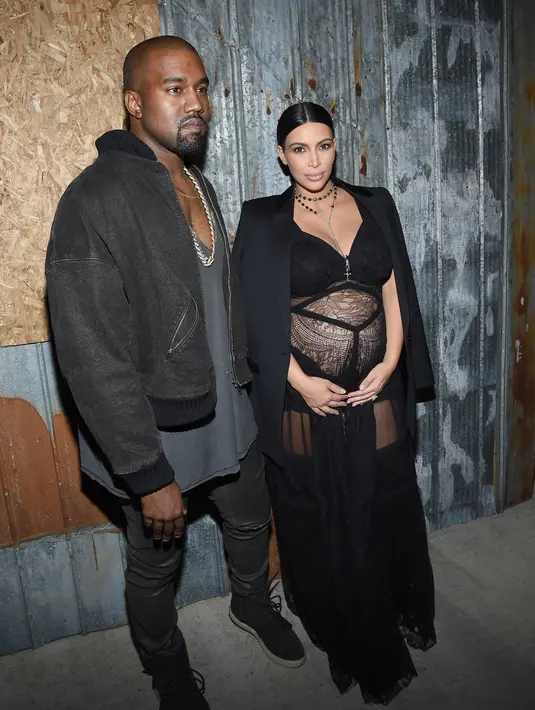 Pernikahan Kanye West dan Kim Kardashian tak lepas dari sorotan publik. Pasalnya, pernikahan yang dikabarkan rekayasa ini sempat mengalami pasang-surut yang tiada hentinya. (AFP/Bintang.com)