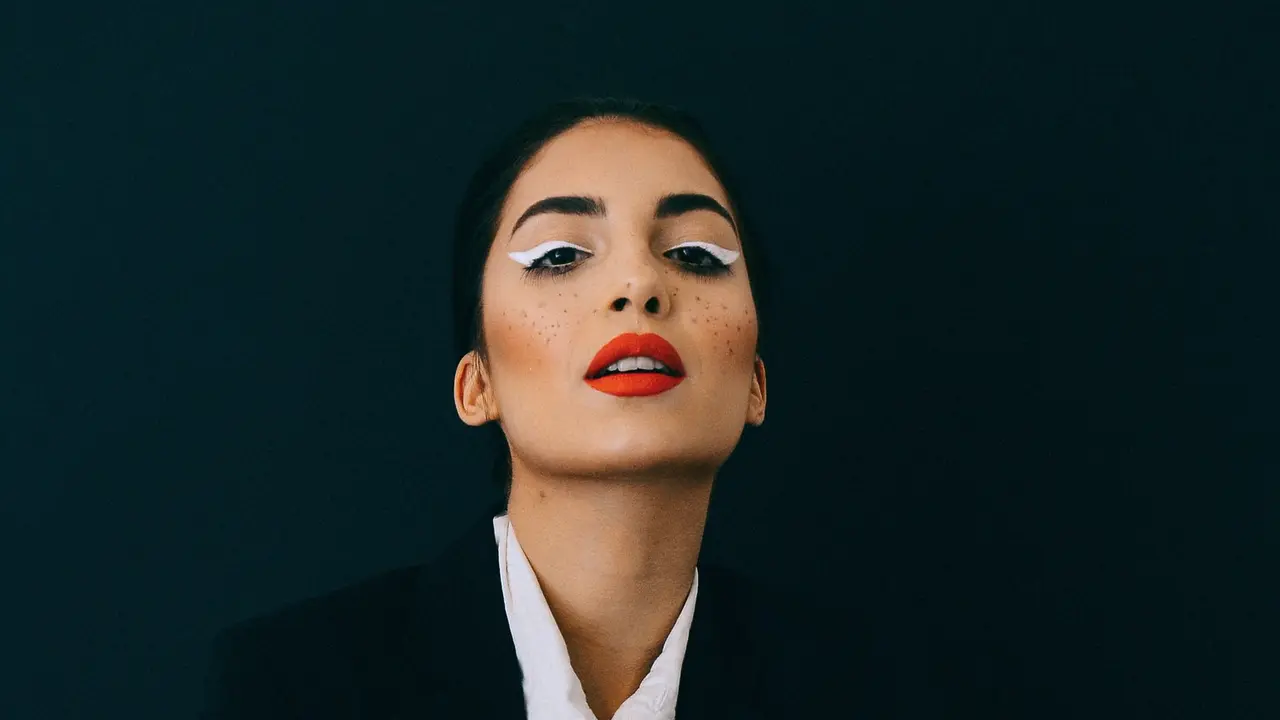 Editor Says: Pro Kontra Memakai Makeup dengan Style Sendiri