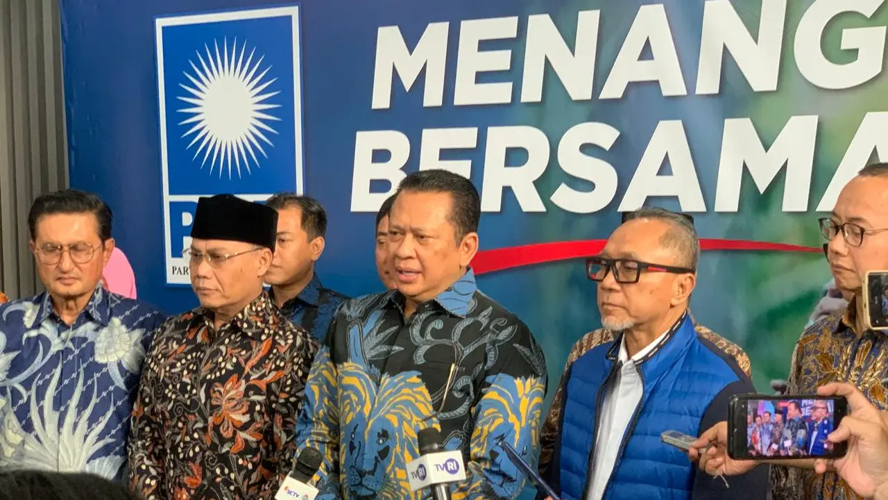 Pimpinan MPR RI menyambangi Ketua Umum PAN yang juga Mantan Ketua MPR Zulkifli Hasan, Rabu (3/7/2024) (Liputan6.com/Delvira Hutabarat)