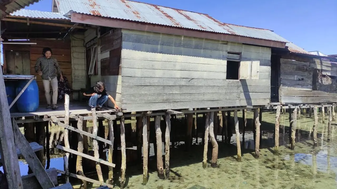 18 Kepala Keluarga (KK) masyarakat Suku Bajo di Desa Torosiaje bakal menerima bantuan bedah rumah