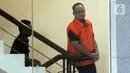 Kasubbag Protokoler nonaktif Kota Medan, Syamsul Fitri Siregar bersiap untuk pemeriksaan di Gedung KPK, Jakarta, Senin (13/1/2020). Syamsul diperiksa sebagai tersangka kasus dugaan suap yang melibatkan Wali Kota Medan Dzulmi Eldin dari dinas-dinas di lingkungan Pemkot Medan (merdeka.com/Dwi Narwoko)