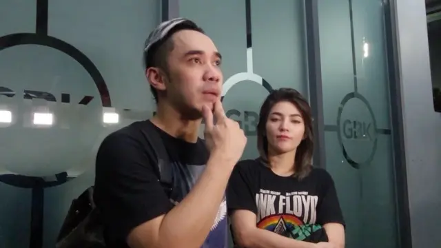 Ikmal Tobing dan Istri