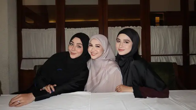 6 Gaya Hijab Syifa Hadju hingga Tasya Farasya saat Ikut Kajian di JCC