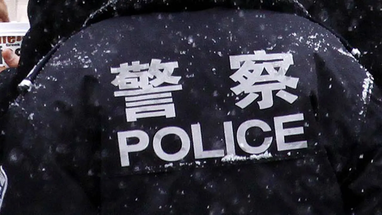 polisi-cina-140218a.jpg