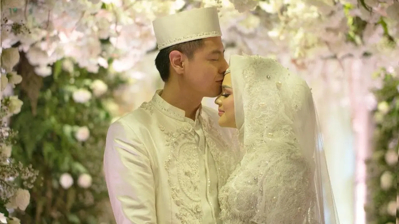 [Fimela] Cut Meyriska dan Roger Danuarta