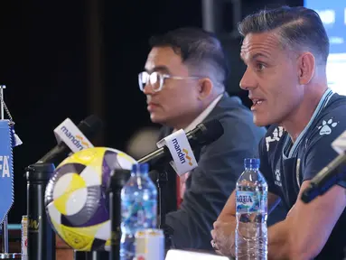 Pelatih Timnas Indonesia, John Herdman, saat memberi keterangan sebelum laga melawan Saint Kitts and Nevis pada ajang FIFA Series 2026 di Media Center Stadion Utama Gelora Bung Karno (SUGBK), Jakarta, Kamis (26/3/2026). Timnas Indonesia akan menghadapi Saint Kitts and Nevis dalam laga pembuka turnamen FIFA Series 2026. (Bola.com/M Iqbal Ichsan)