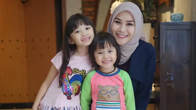 [Bintang] Zaskia Adya Mecca dan anak