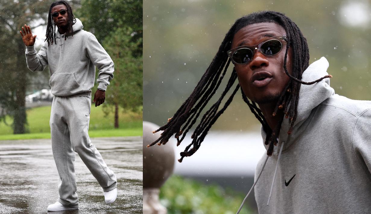 Gelandang Timnas Prancis, Eduardo Camavinga saat tiba untuk persiapan pertandingan kualifikasi UEFA Nations League di Clairefontaine-en-Yvelines pada 7 Oktober 2024. (AFP/Franck Fife)