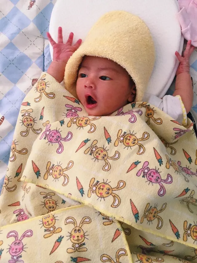 Melahirkan Anak Pertama, Ini 6 Potret Perjalanan Kehamilan Anneke Jody
