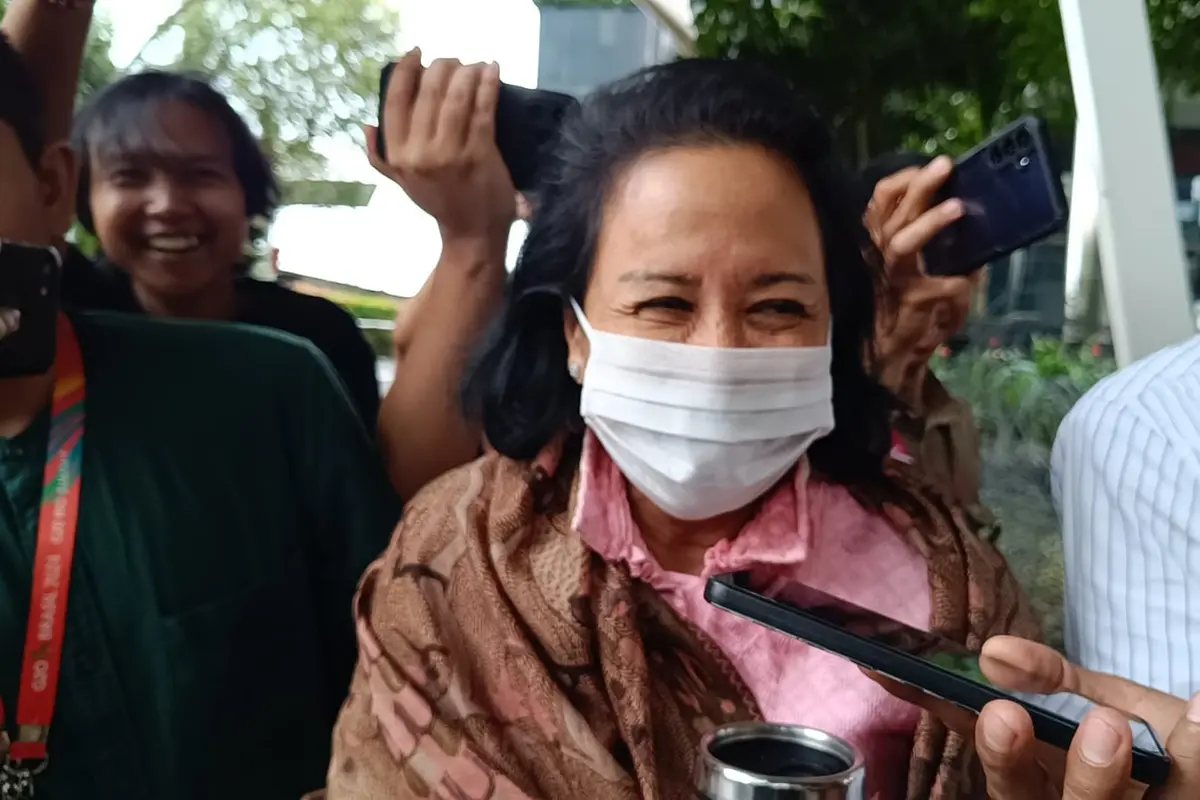 KPK memeriksa mantan Menteri Badan Usaha Milik Negara (BUMN) Rini Soemarno, Senin (10/2/2025).