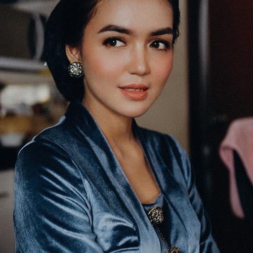 Porno veb-kameralar masturbatsiya qiladi