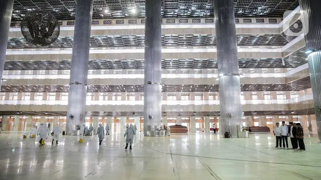 Jokowi Tinjau Sterilisasi Masjid Istiqlal