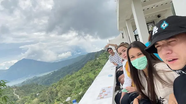 Pertama Kali Unggah Foto Bareng, Ini Potret Kebersamaan Stefan William dan Ria Andrews