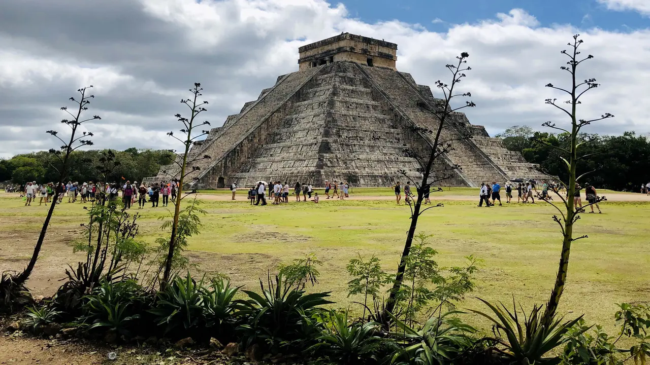 Menjelajahi Situs Peradaban Maya di Meksiko
