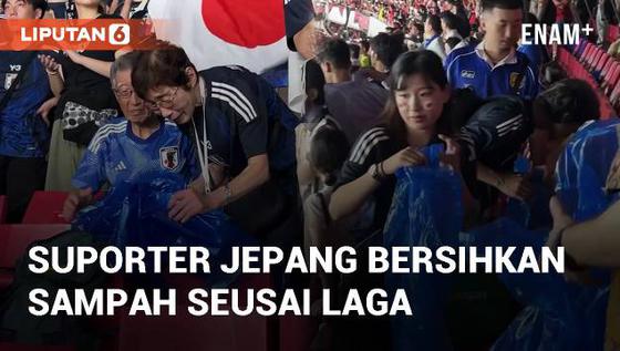 VIDEO: Momen Suporter Jepang Bersihkan Sampah Seusai Laga Jepang vs. Indonesia