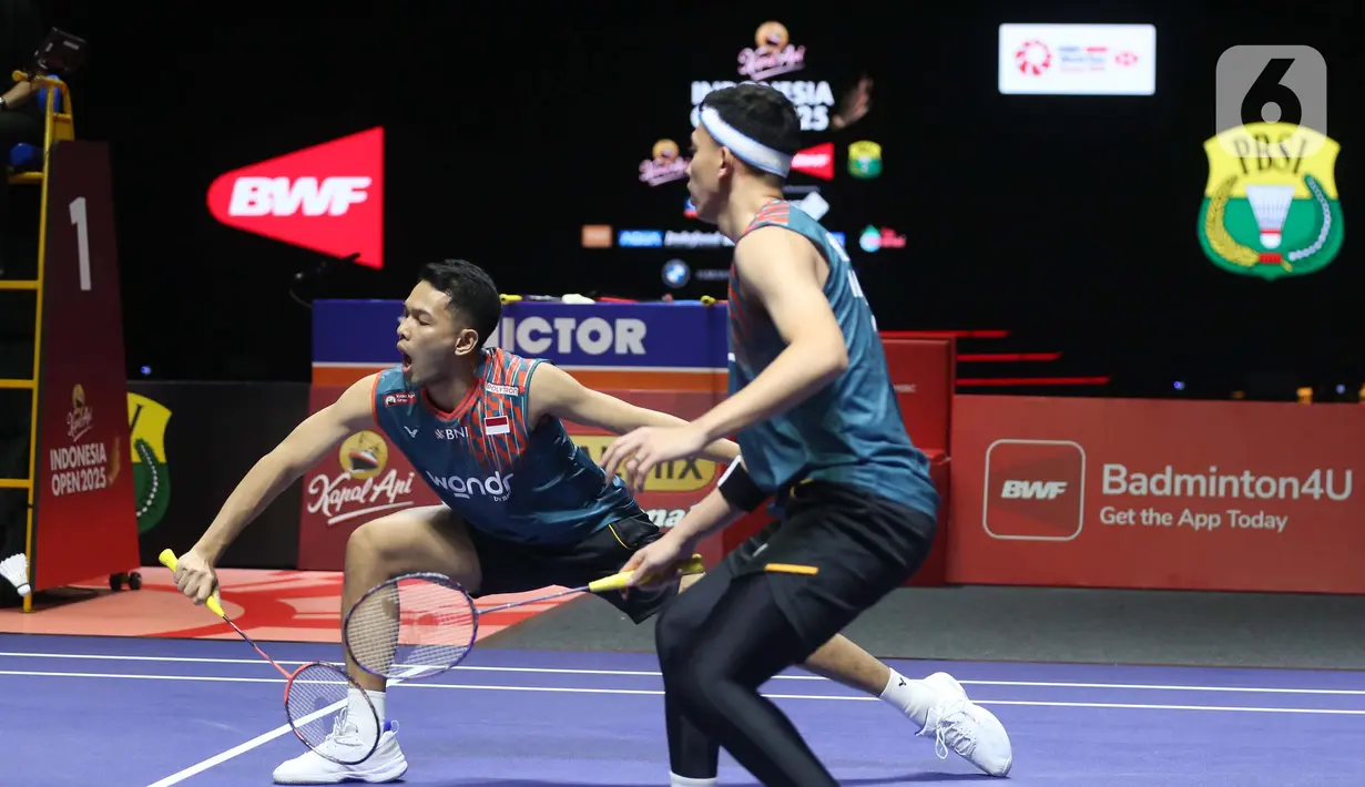 Berlaga di Istora Gelora Bung Karno, Senayan, Jakarta, Sabtu (7/6/2025), Fajar/Rian dipaksa mengakui keunggulan wakil Korea Selatan, Kim Won Ho/Seo Seung Jae. (Liputan6.com/Helmi Fithriansyah)