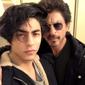 Shahrukh Khan dan si sulung, Aryan Khan. (Instagram/iamsrk)