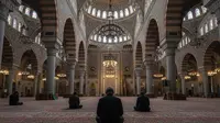 Bersholawat dalam masjid&nbsp;(created by AI)