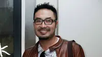 Cara Surya Saputra Minta Izin Istri Jalani Adegan Ciuman