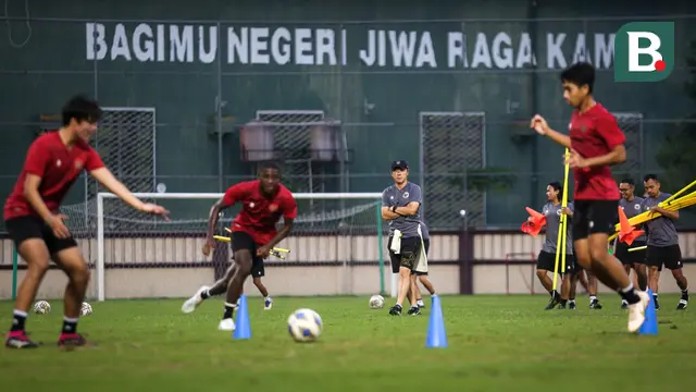 Latihan Timnas Indonesia Senior dan Timnas Indonesia U-20