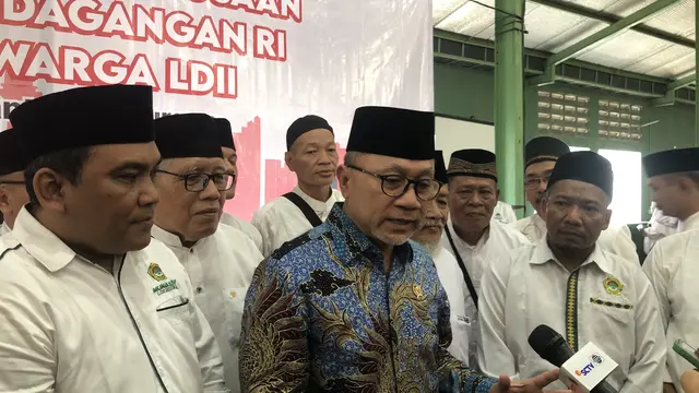 Menteri Perdagangan (Mendag) Zulkifli Hasan menghadiri Silaturahmi Kebangsaan DPW LDII di Pesantren Al-Furqan, Cimone Jaya, Karawaci Kota Tanggerang, Sabtu, (30/9/2023). (Elza/Liputan6.com)