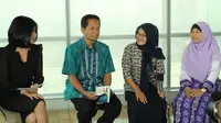 Nur Faiziyah harus menempuh perjalanan lebih dari 12 jam untuk datang ke Jakarta menerima penghargaan juara 1 lomba menulis di blog.