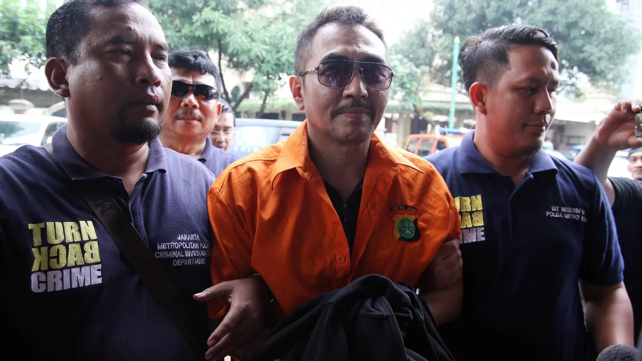 [Bintang] Gatot Brajamusti