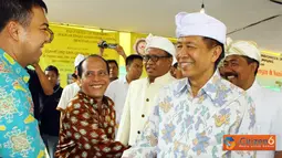 Citizen6, Lampung: Gubernur Provinsi Bali Made Mangku Pastika menghadiri acara peringatan Hari Raya Galungan di Pura Way Lunik,Bandar Lampung, Sabtu(11/02). (Pengirim: Agus Setiawan)
