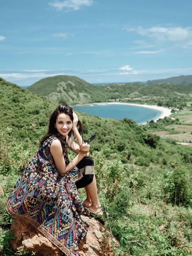 7 Pesona Sabrina Anggraini, Kekasih Belva Devara Sekaligus Puteri Indonesia Riau 2019