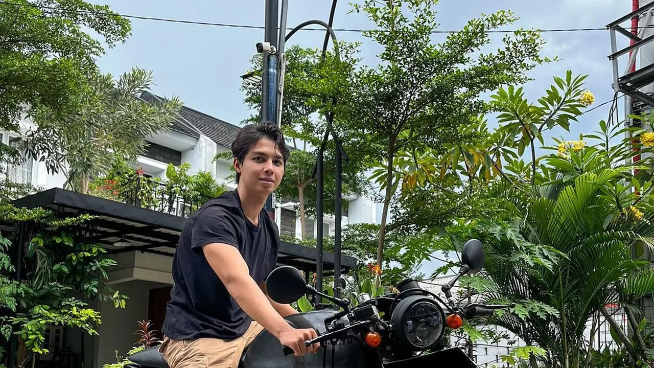 Junior Roberts bintang Vidio Sinetron Cerita Putih Abu Abu merupakan adik Cinta Brian dan Junior Roberts (Foto: Instagram @williamroberts08)