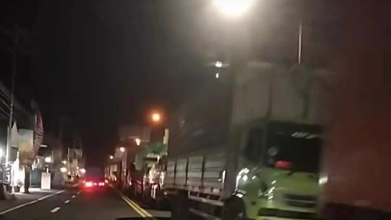 Kemacetan di Pelabuhan Ketapang hingga ruas jalan raya. (Istimewa)