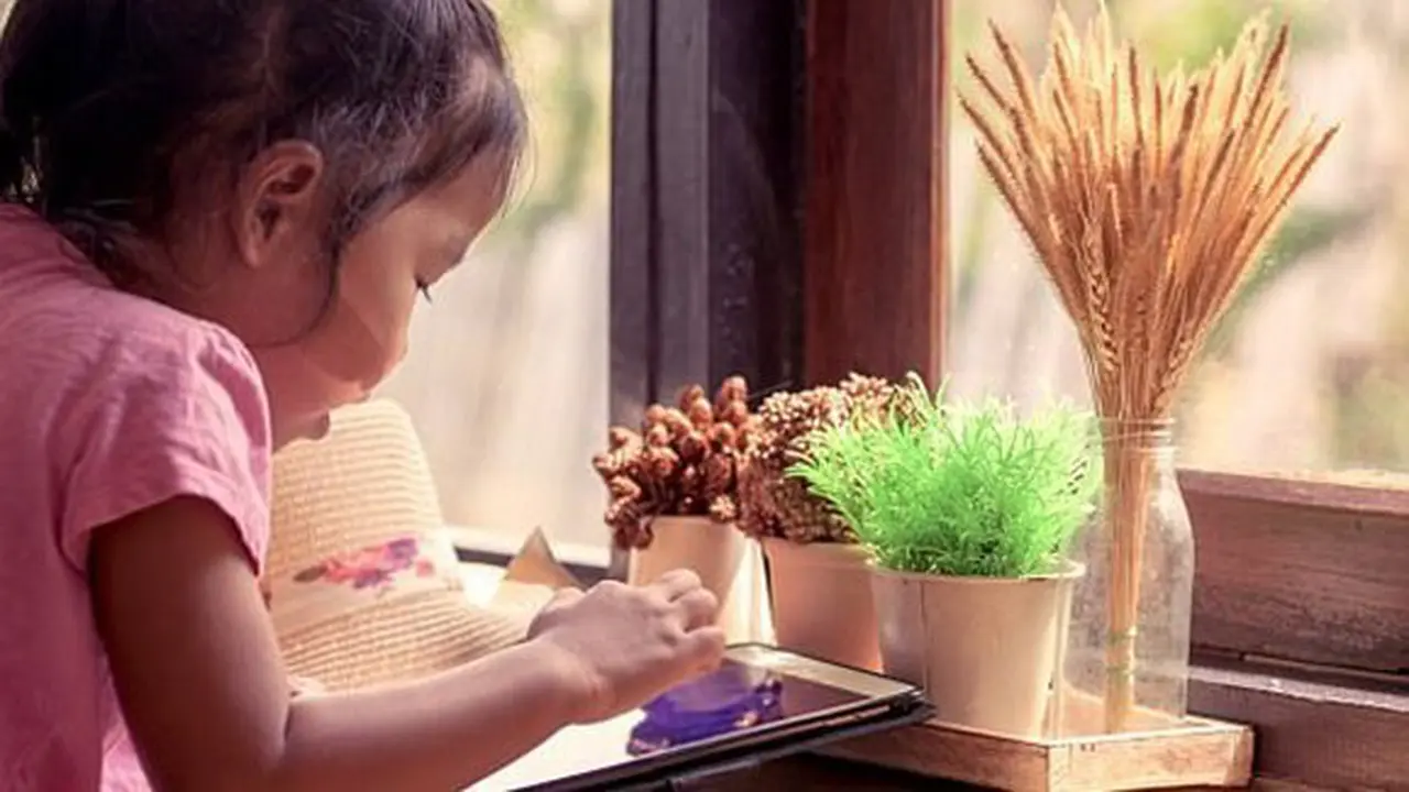 Anak yang suka gadget cenderung kecanduan/copyright: thinkstockphotos.com