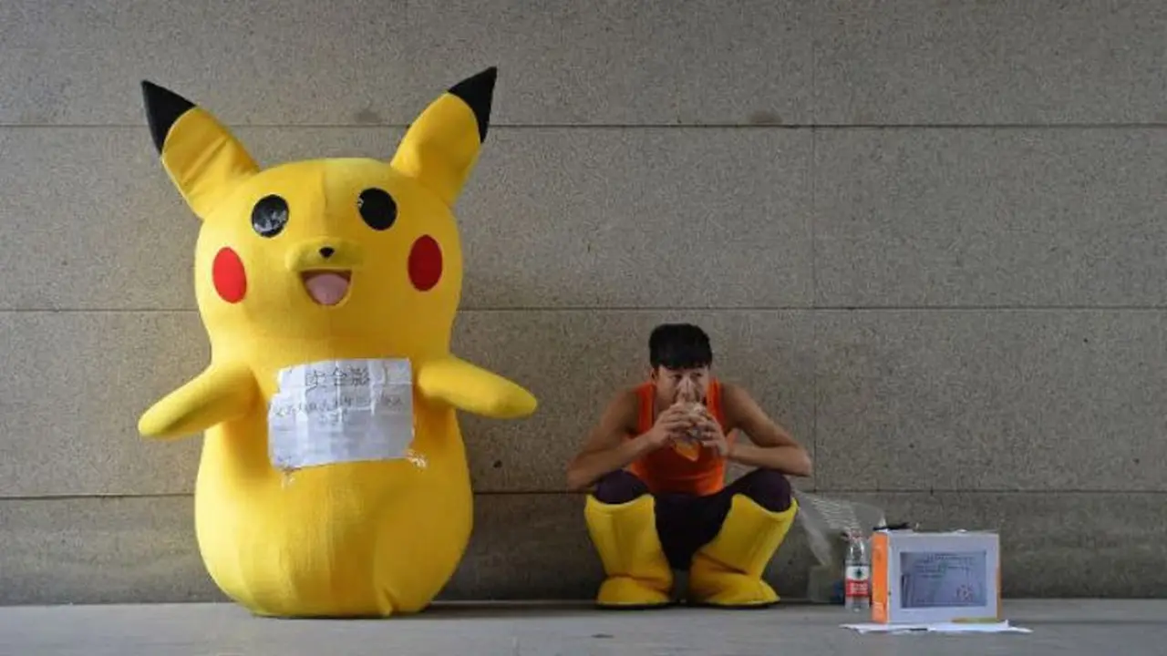 Pria Muda Jadi Pikachu untuk Obati Leukimia Anaknya