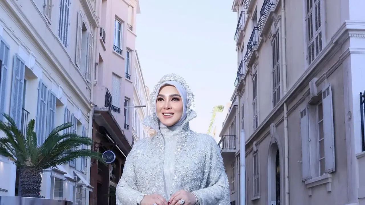 Inspirasi Baju Para Artis Indonesia yang Pernah Hadiri Festival Film Cannes
