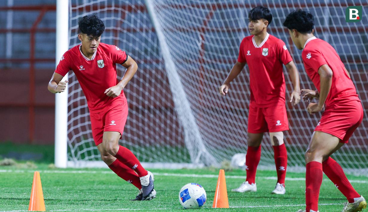 Meski Timnas Vietnam U-17 tampil superior dalam dua laga awal fase grup, pemain Tim Garuda Muda diminta untuk tak ciut nyali. (Bola.com/M Iqbal Ichsan)