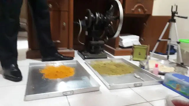 BNN menggerebek rumah yang jadi pabrik ekstasi