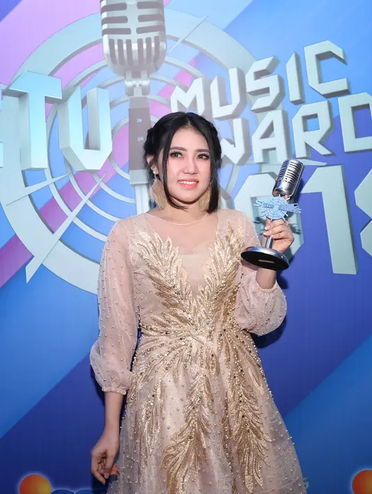 Maulidia Octavia nama asli pedangdut yang sedang naik daun ini, menyanyi bukanlah untuk mencari pengakuan dari masyarakat. Tapi dengan niat menghibur. (Adrian Putra/Bintang.com)