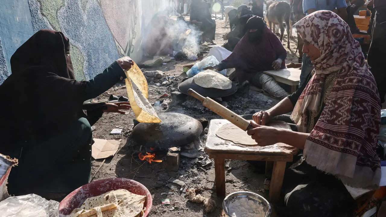 Pembuatan Roti Buat Pengungsi Palestina