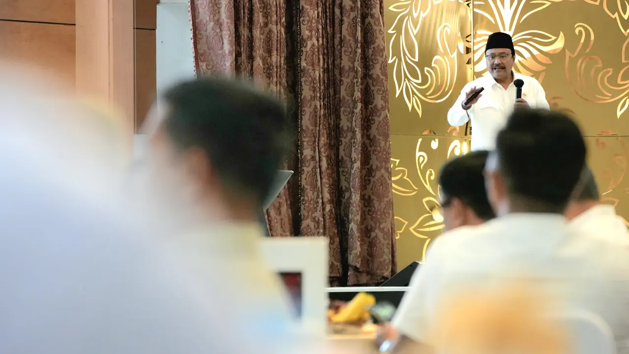 Mensos Gus Ipul Ajak Pemda Optimalkan DTSEN untuk Akselerasi Penurunan Kemiskinan