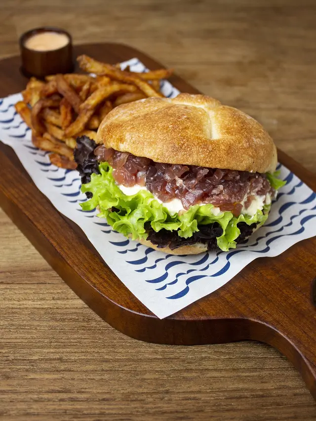 BONITO Fish Bar by MAURI