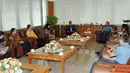 Citizen6, Cilangkap: Panglima TNI menerima kunjungan Rektor UI, di Mabes TNI Cilangkap, Jakarta Timur, Senin (4/4). (Pengirim: Badarudin Bakri Badar) 